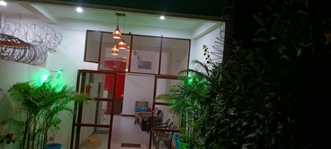 Shree Gorakhnath Guest House Ayodhya Екстериор снимка