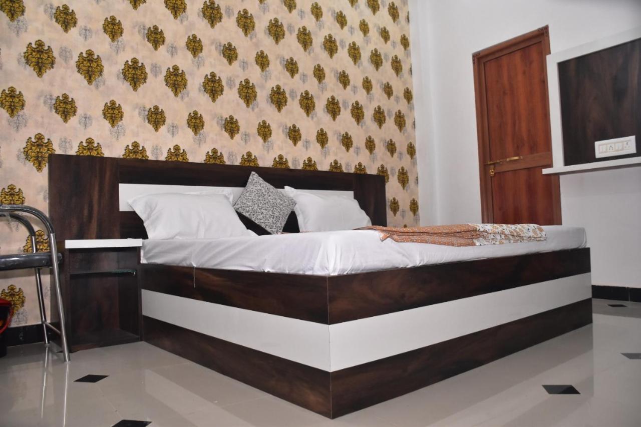 Shree Gorakhnath Guest House Ayodhya Екстериор снимка