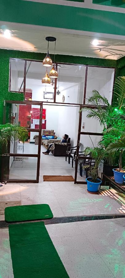 Shree Gorakhnath Guest House Ayodhya Екстериор снимка