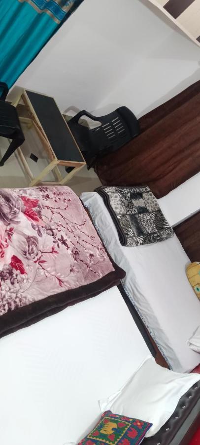 Shree Gorakhnath Guest House Ayodhya Екстериор снимка
