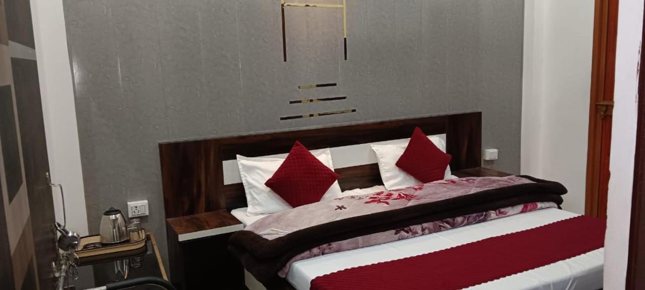 Shree Gorakhnath Guest House Ayodhya Екстериор снимка